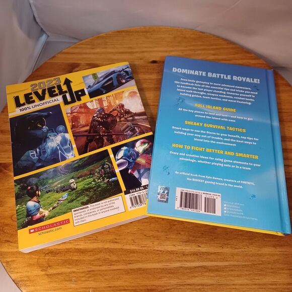 Lot Of 2 Video Gamer’s Books-Official Fortnite Battle Royale, 2023 Level Up - Picture 2 of 8